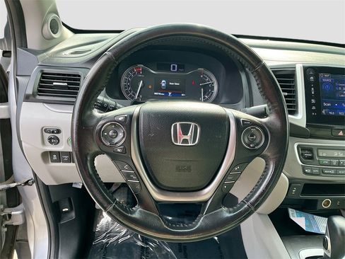 Used 2017 Honda Ridgeline RTL-T image 11