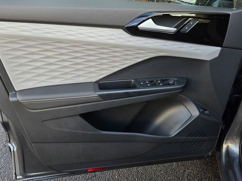 Used 2024 Volkswagen Taos S image 10