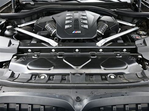 Used 2024 BMW X7 M60i w/ Executive Package image 17