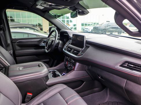 Used 2024 Chevrolet Tahoe RST w/ Luxury Package RWD image 3