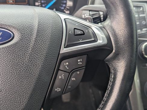 Used 2017 Ford Fusion SE image 21