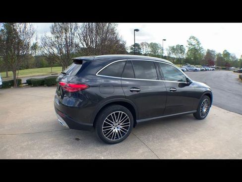 Used 2023 Mercedes-Benz GLC 300 image 8