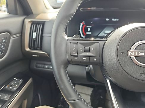 Used 2024 Nissan Pathfinder Platinum w/ Cargo Package image 19