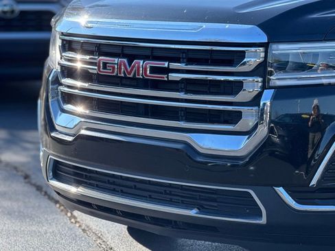 Used 2023 GMC Acadia SLE w/ Driver Convenience Package image 10