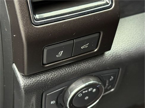 Used 2019 Ford Expedition Max Limited image 18