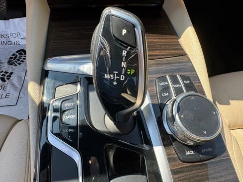 Used 2017 BMW 530i xDrive image 25