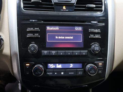 Used 2015 Nissan Altima 2.5 SV w/ Convenience Package image 24