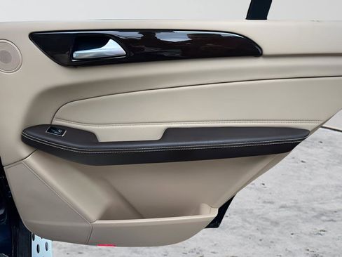 Used 2017 Mercedes-Benz GLS 450 4MATIC image 33