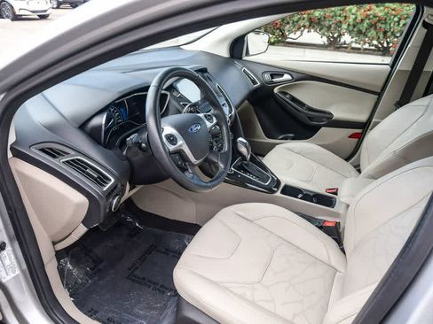 Used 2017 Ford Focus Electric Hatchback FWD image 16
