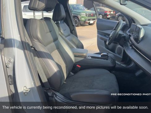 Used 2024 Nissan Ariya FWD image 15