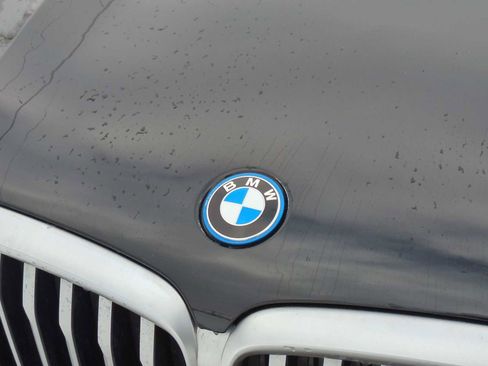 Certified 2024 BMW X5 xDrive50e w/ Premium Package image 11