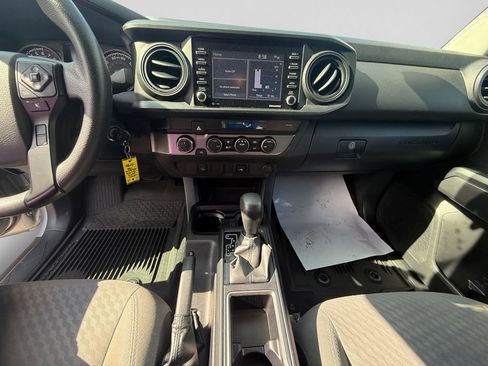 Used 2022 Toyota Tacoma SR AWD/4WD image 12