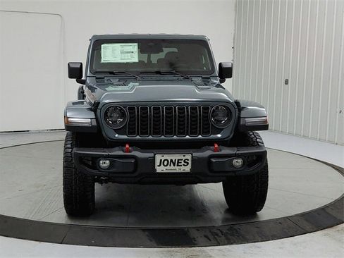 New 2026 Jeep Gladiator Rubicon w/ Steel Bumper Group image 2