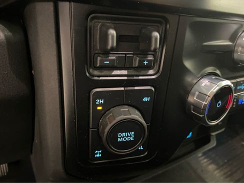 Used 2023 Ford F250 Lariat w/ Sport Appearance Package AWD/4WD image 42