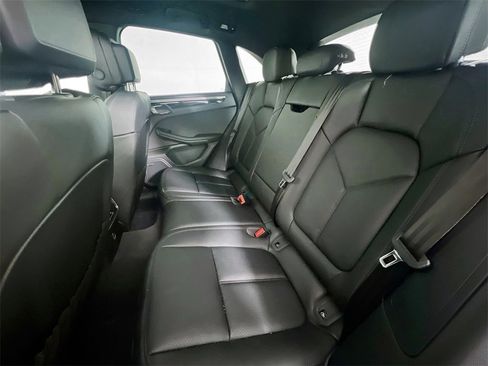 New 2026 Porsche Macan image 24