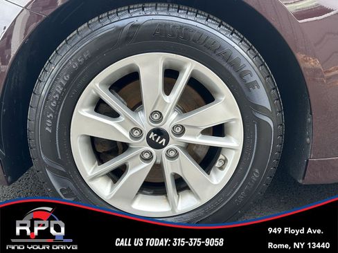 Used 2016 Kia Optima LX image 9