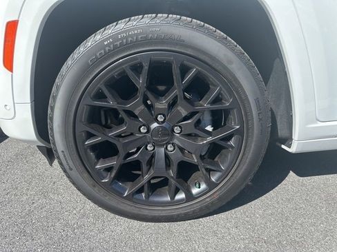 Used 2025 Jeep Grand Cherokee Summit image 25