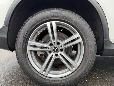 Used 2022 Mercedes-Benz GLC 300 4MATIC image 11