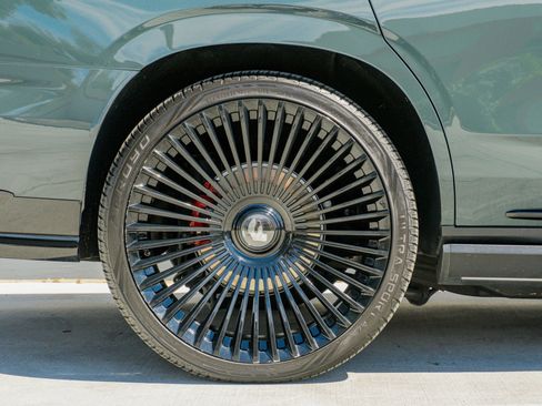 Used 2025 Cadillac Escalade V image 38