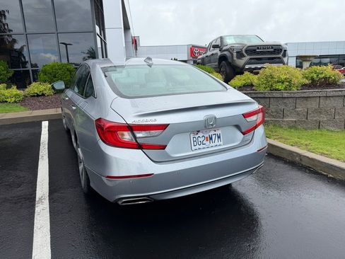 Used 2018 Honda Accord Touring image 5