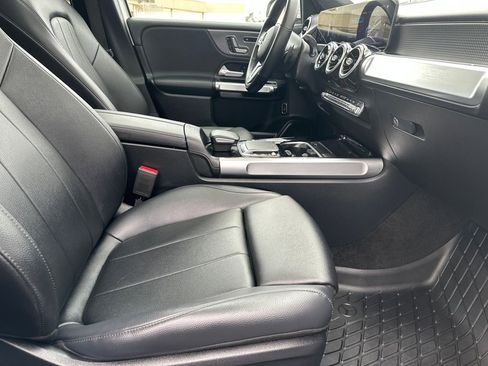 Used 2021 Mercedes-Benz GLB 250 4MATIC image 37