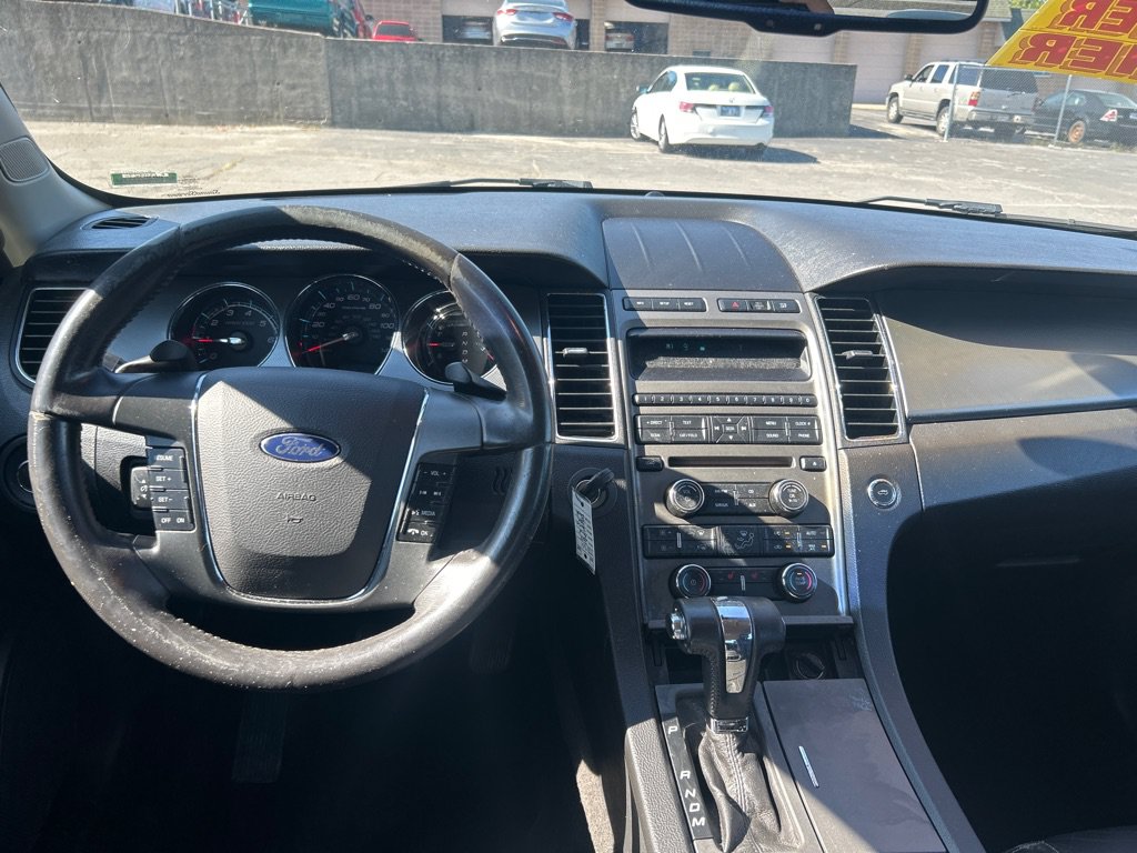 Used 2012 Ford Taurus SEL FWD image 13