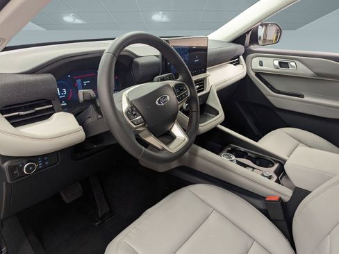 New 2026 Ford Explorer Active w/ Active Comfort Package image 3