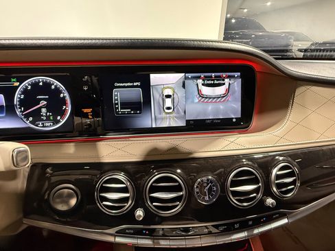 Used 2017 Mercedes-Benz S 550 Sedan w/ Sport Package w/ Sport Package image 31