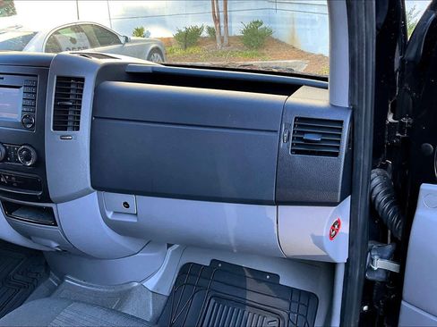 Used 2016 Mercedes-Benz Sprinter 2500 image 15