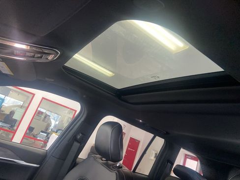 New 2026 Jeep Grand Cherokee Laredo image 8