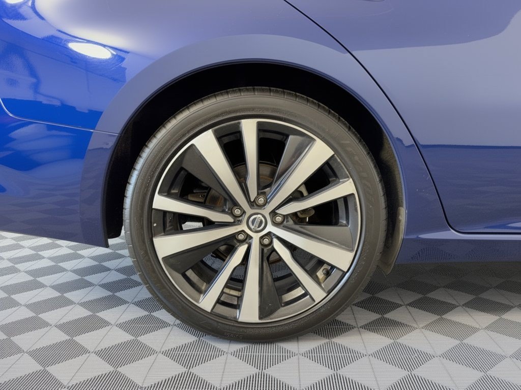 Used 2020 Nissan Altima 2.5 SR FWD image 13