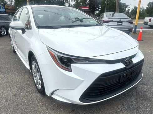 Used 2023 Toyota Corolla LE FWD image 3