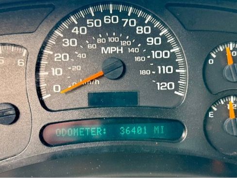 Used 2005 Chevrolet Silverado 1500 W/T image 10