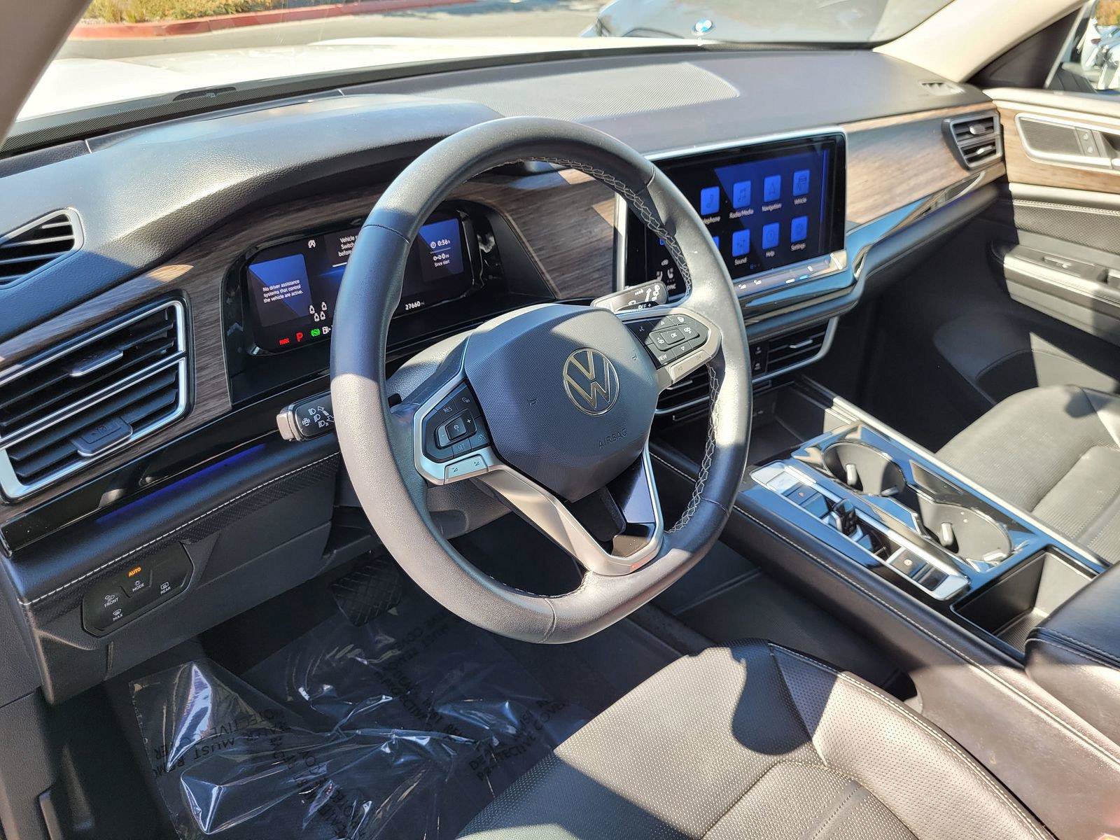 Certified 2024 Volkswagen Atlas SEL AWD/4WD image 11
