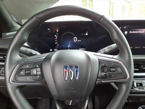 Used 2024 Buick Envista Sport Touring w/ Convenience I Package FWD image 18