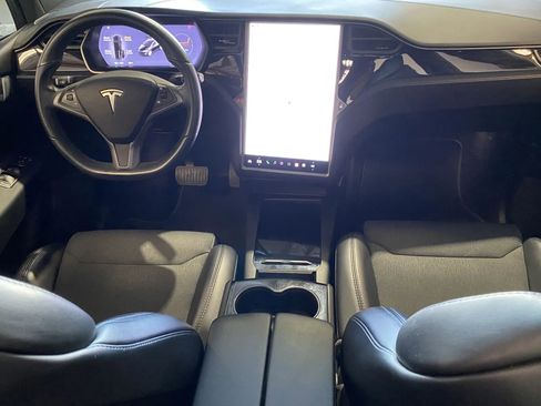 Used 2018 Tesla Model X image 5