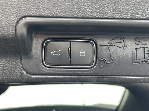 Used 2021 Ford Explorer Platinum w/ Premium Technology Package RWD image 13