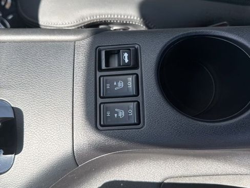 Used 2024 Nissan Z Performance w/ Floor Mat Package image 12