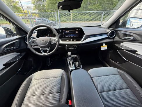New 2026 Chevrolet Trax LT FWD image 24