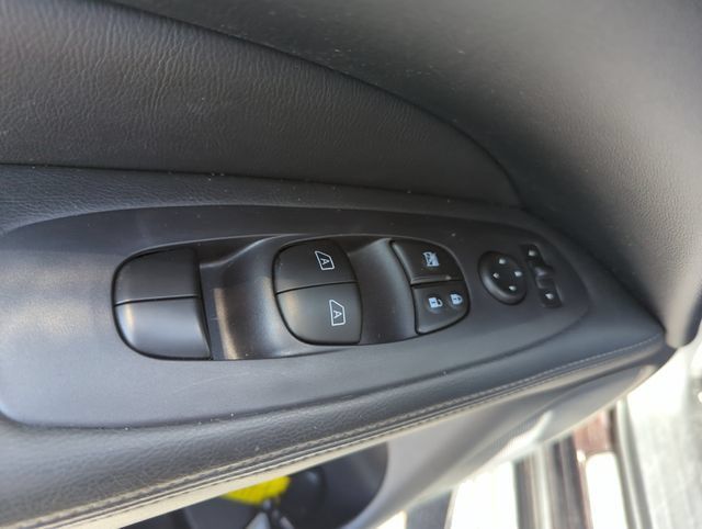 Certified 2019 Nissan Pathfinder SL w/ SL Premium Package FWD image 33