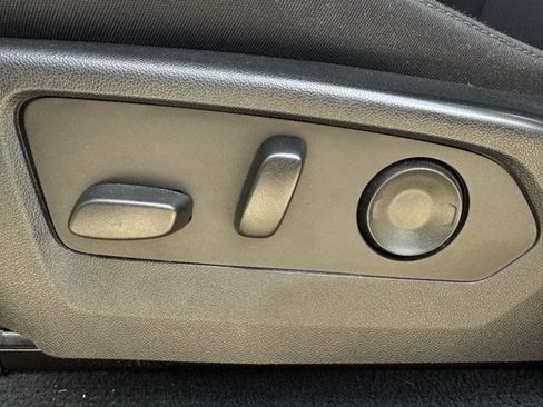 Used 2024 Chevrolet Colorado Trail Boss AWD/4WD image 26