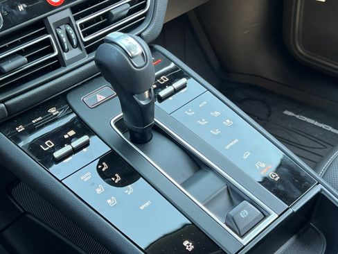 Certified 2026 Porsche Macan AWD/4WD image 30