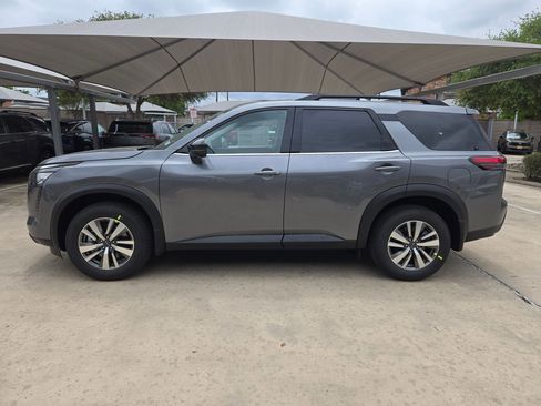 New 2026 Nissan Pathfinder SL FWD image 6