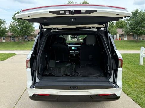 Used 2026 Lincoln Navigator Reserve w/ Jet Appearance Package AWD/4WD image 8