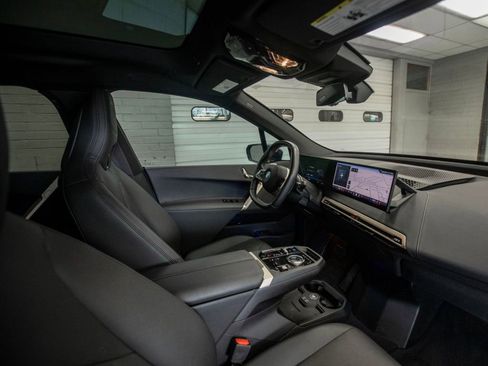 Used 2025 BMW iX xDrive50 image 14