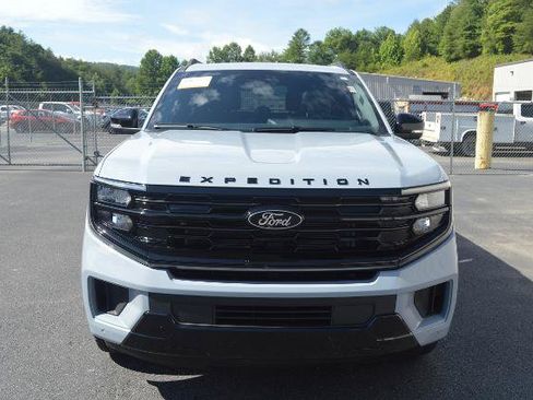 Certified 2025 Ford Expedition Max Platinum w/ Stealth Appearance Package AWD/4WD image 3