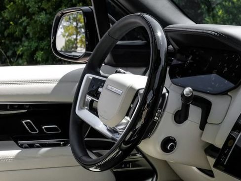 Used 2026 Land Rover Range Rover Long Wheelbase Autobiography AWD/4WD image 21