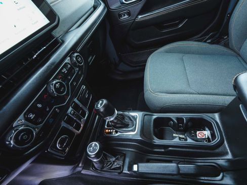 Used 2024 Jeep Wrangler Unlimited Sahara image 27