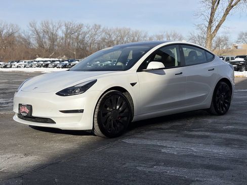 Used 2022 Tesla Model 3 Performance image 3