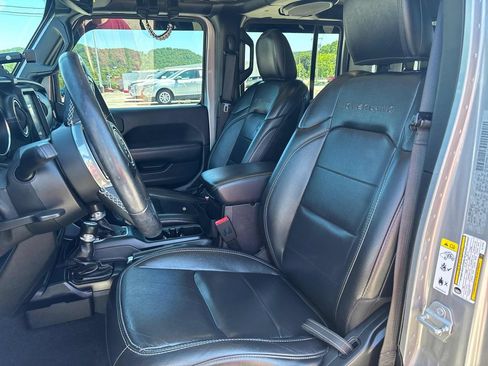 Used 2020 Jeep Gladiator Overland AWD/4WD image 11